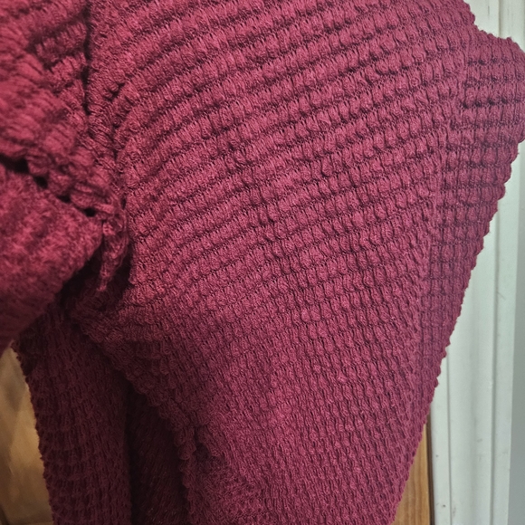 Zenana Outfitters Burgundy Knit Top - Picture 3 of 3